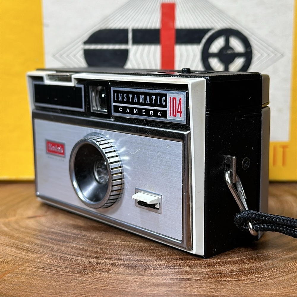KODAK Instamatic 104/Outfit with Box - Picture 3 of 16